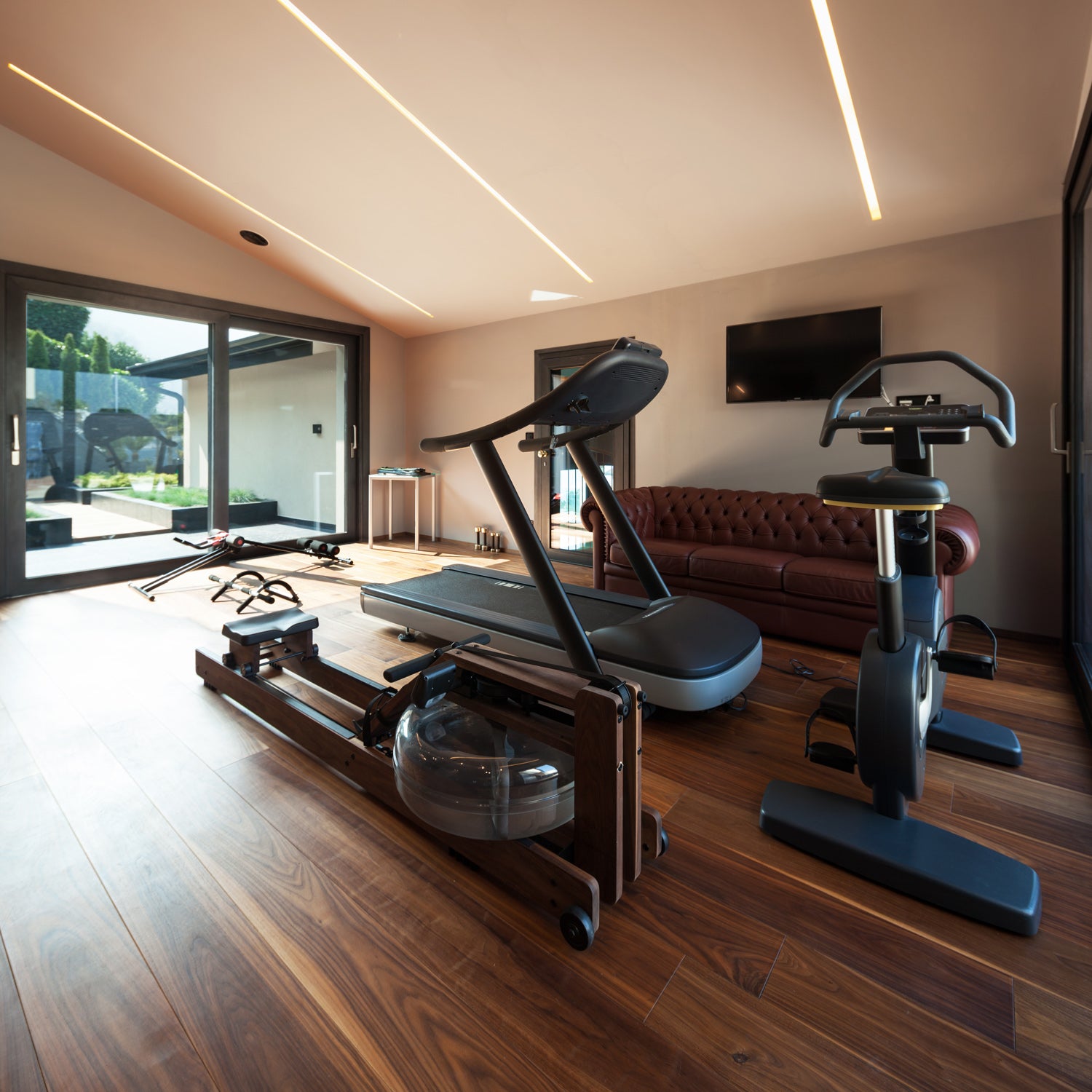 4 Tips For Setting Up A Home Gym In Your Garage