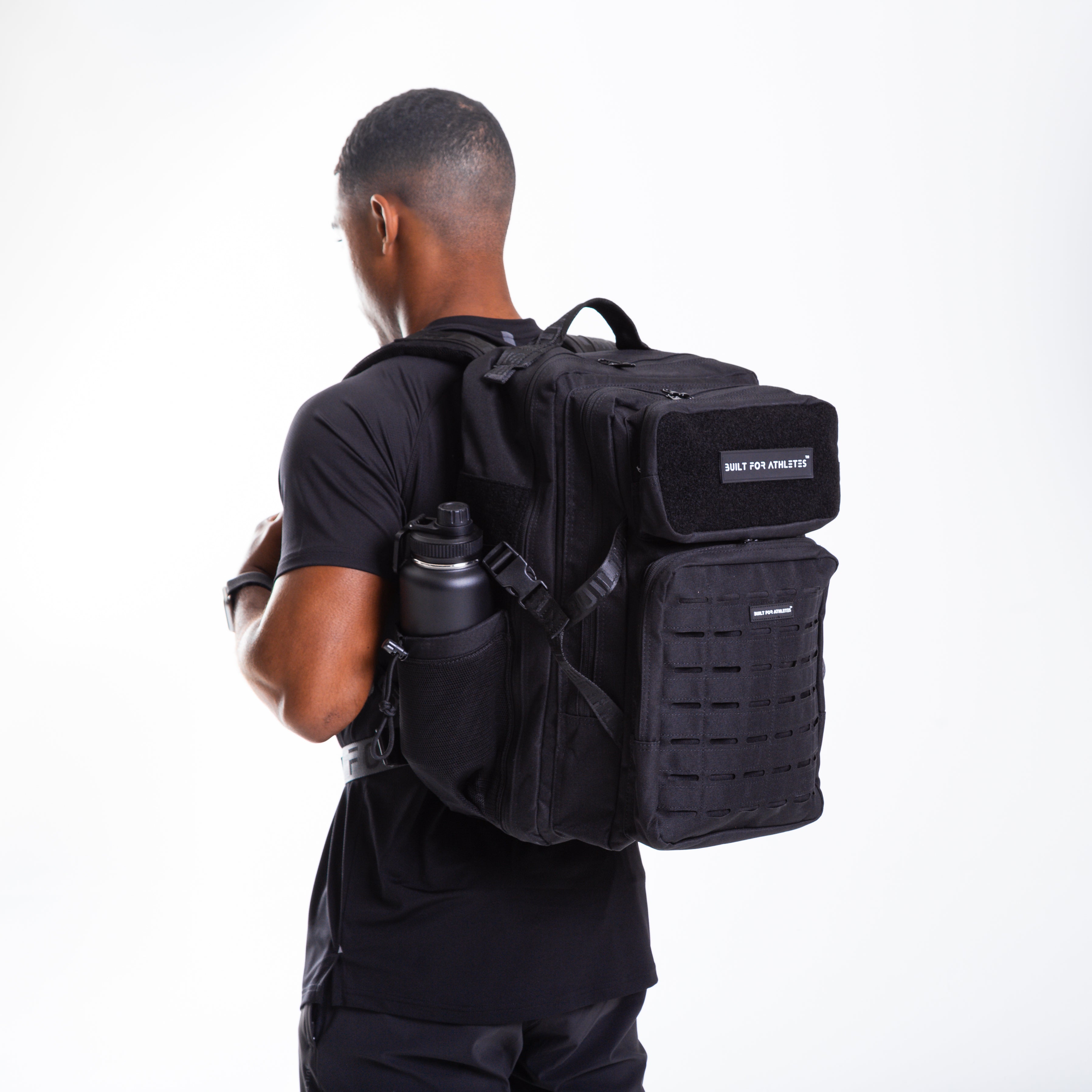Großer schwarzer Fitnessstudio-Rucksack