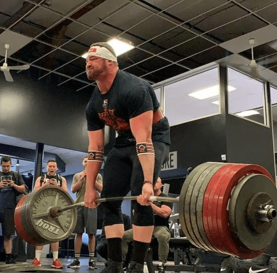 American Sets New Deadlift Record Of 428kg At 140kg Bodyweight