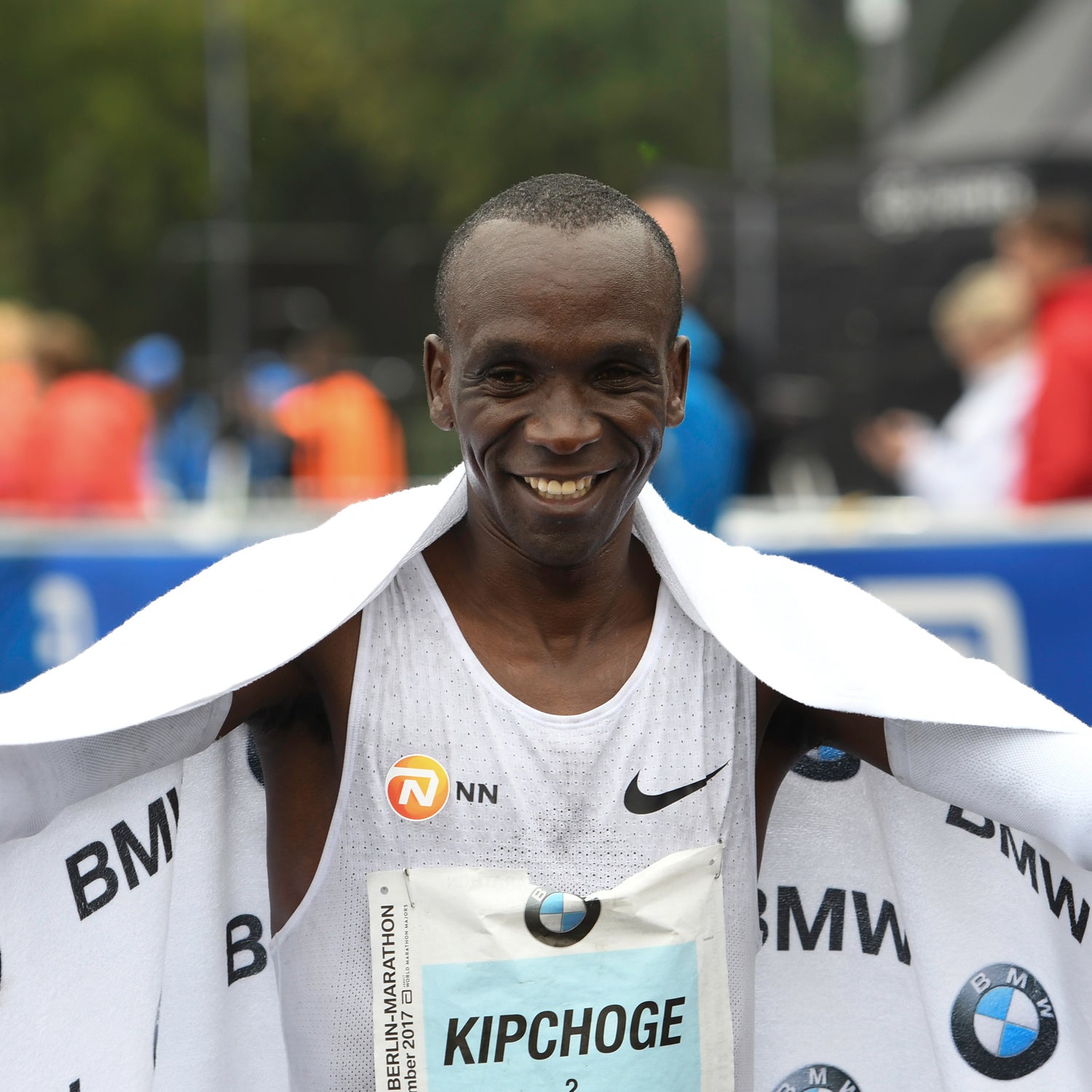 Wie trainiert der Unter-2-Stunden-Marathonläufer Eliud Kipchoge?