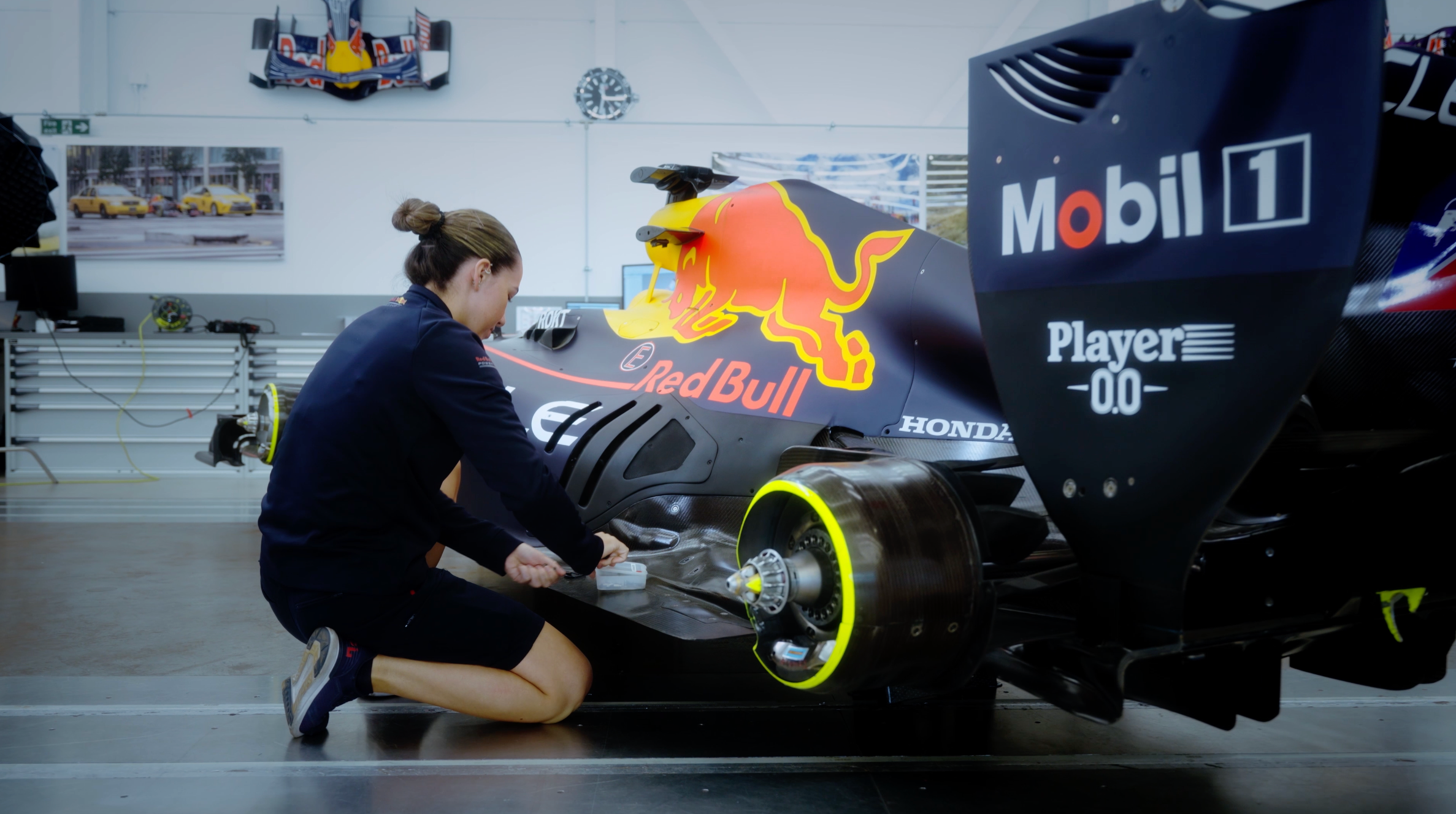 Darf ich vorstellen: Emmie Jones: Die erste weibliche Mechanikerin bei Oracle Red Bull Racing