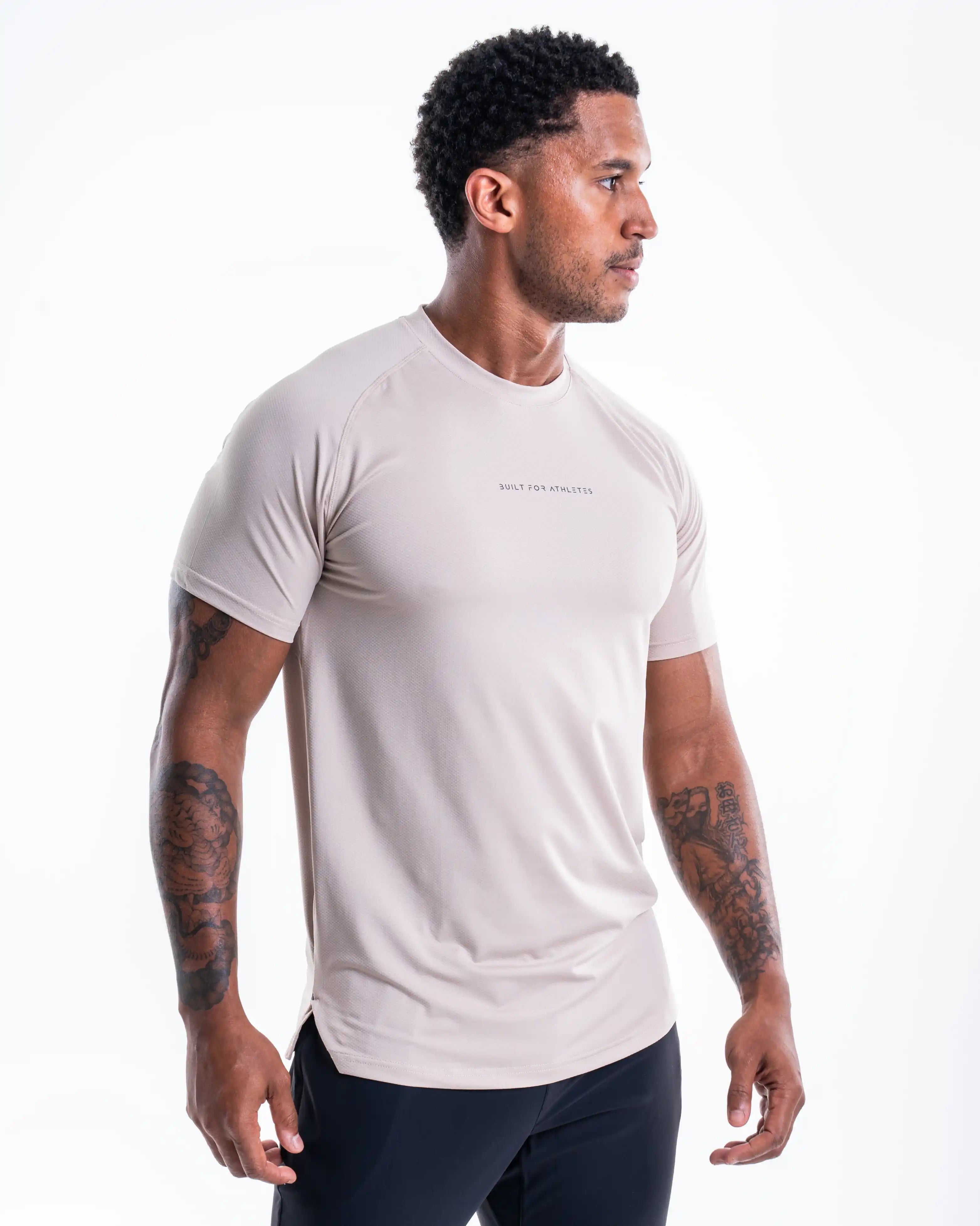 Gebaut für Athleten Mens Shirts Herren Training Tshirt Ecru