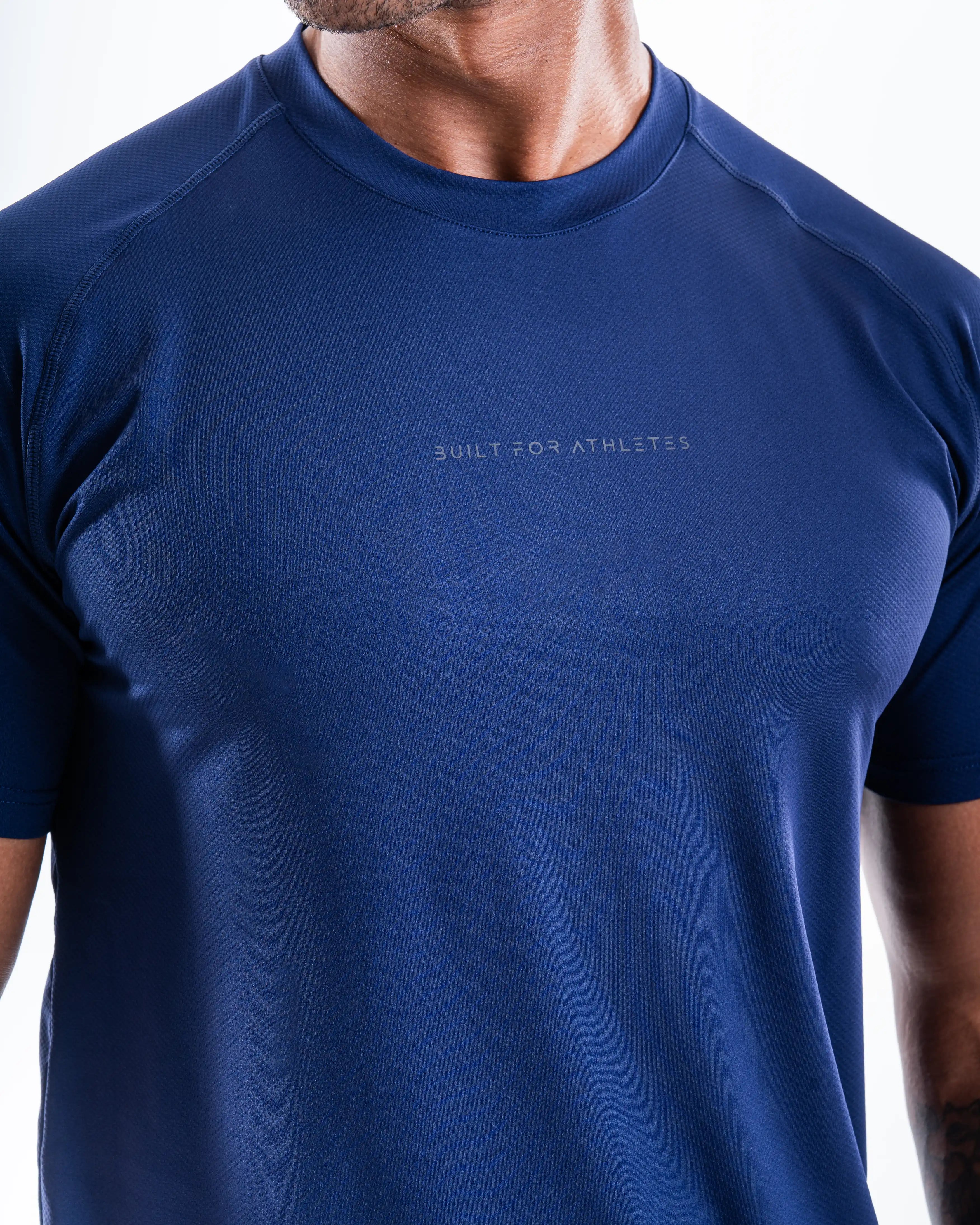 Gebaut für Athleten Mens Shirts Herren Training Tshirt Navy