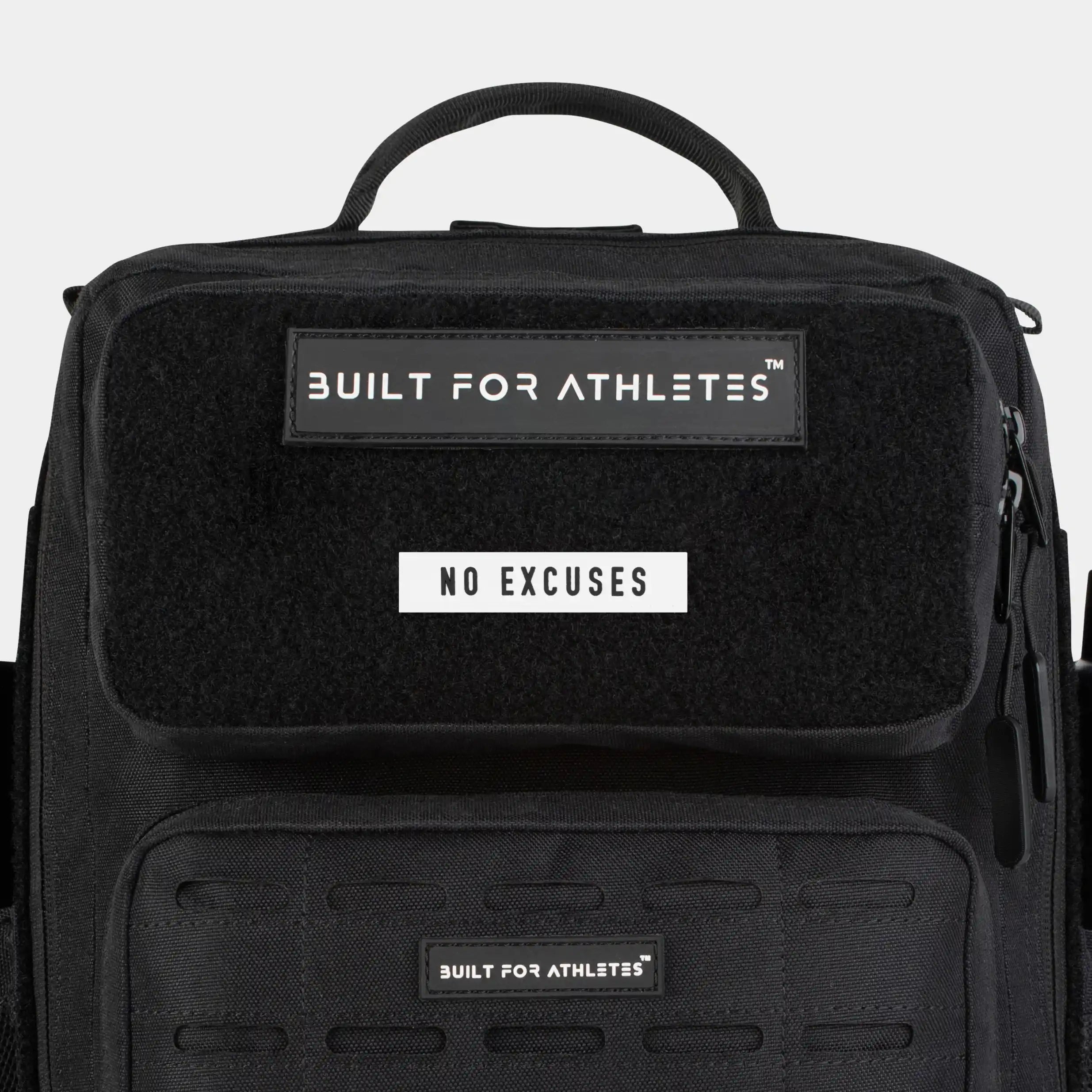 Écusson "Built for Athletes" Écusson "No Excuses" avec texte noir et fond blanc